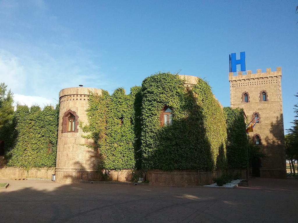 Hotel Vinedos Y Bodegas El Castillo Вильярробледо Экстерьер фото