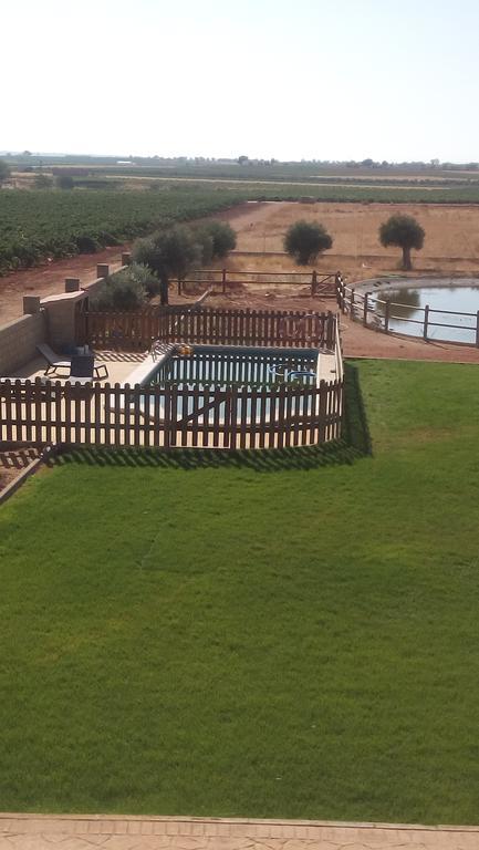 Hotel Vinedos Y Bodegas El Castillo Вильярробледо Экстерьер фото